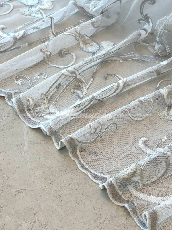 Тюль-сітка грек вишита гладдю 3D Ірис молочний+сірий